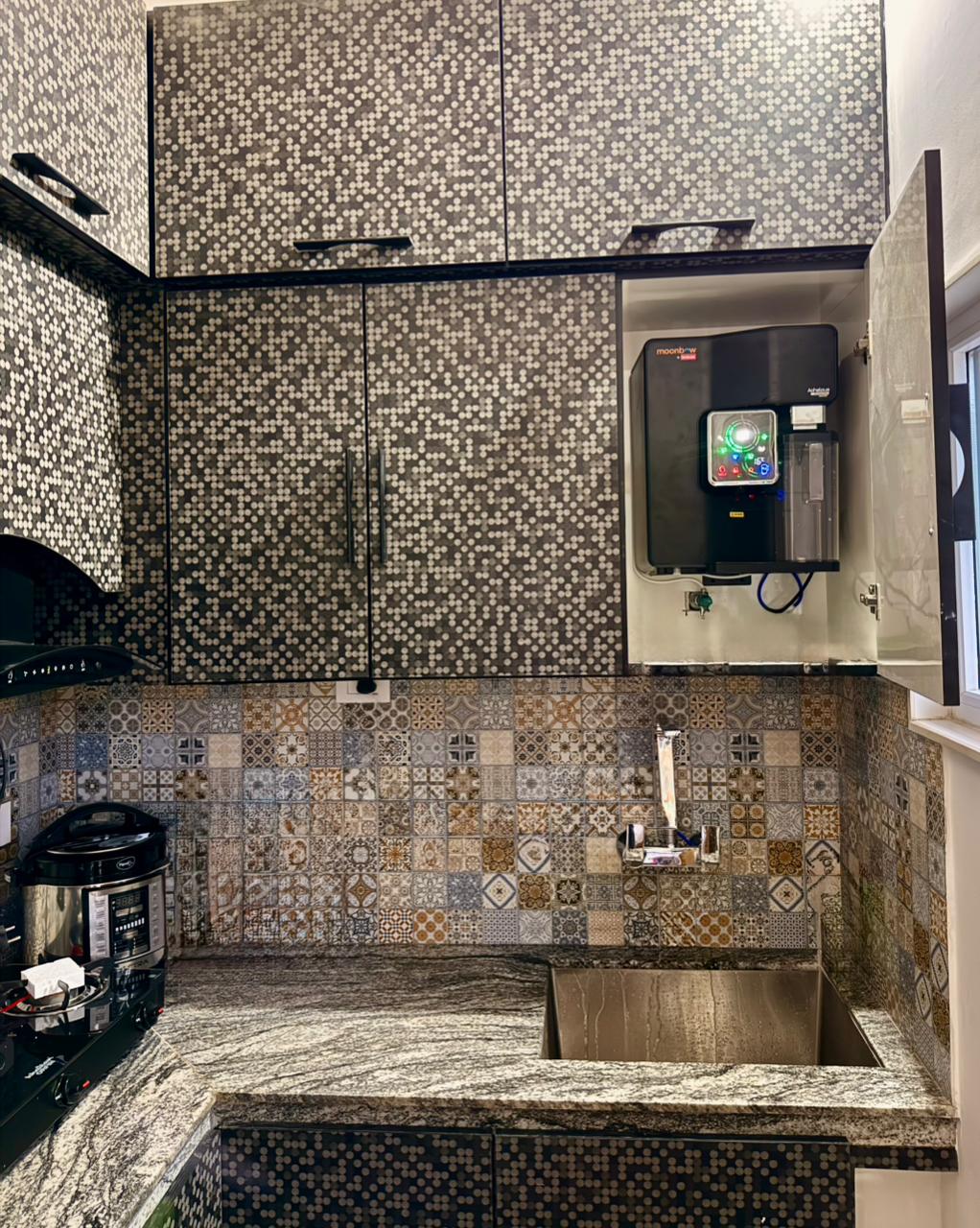 Room decor and artistic touches at Doodhpathri Meadow's